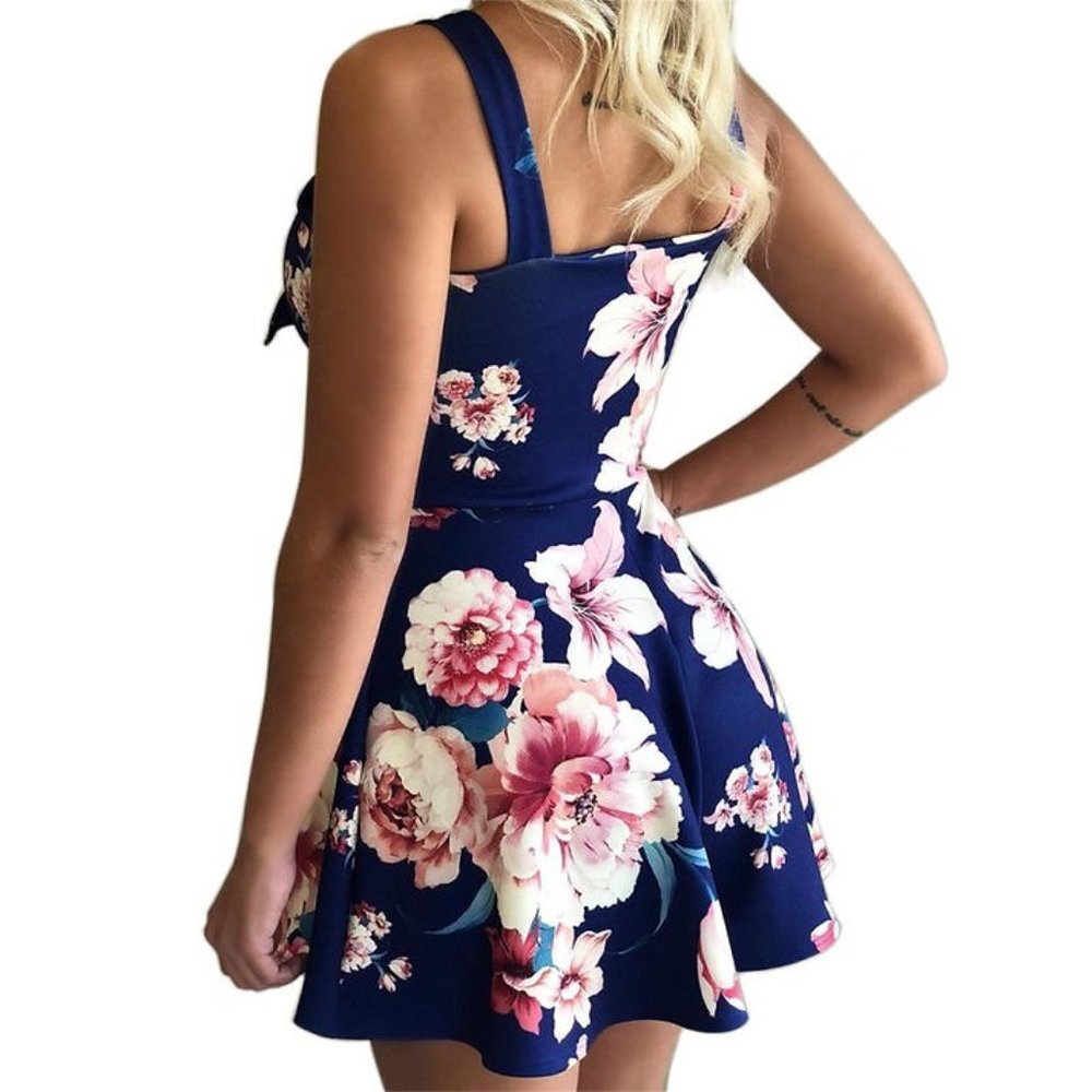 Host Pick: Blue Floral Romper - Picture 2 of 2